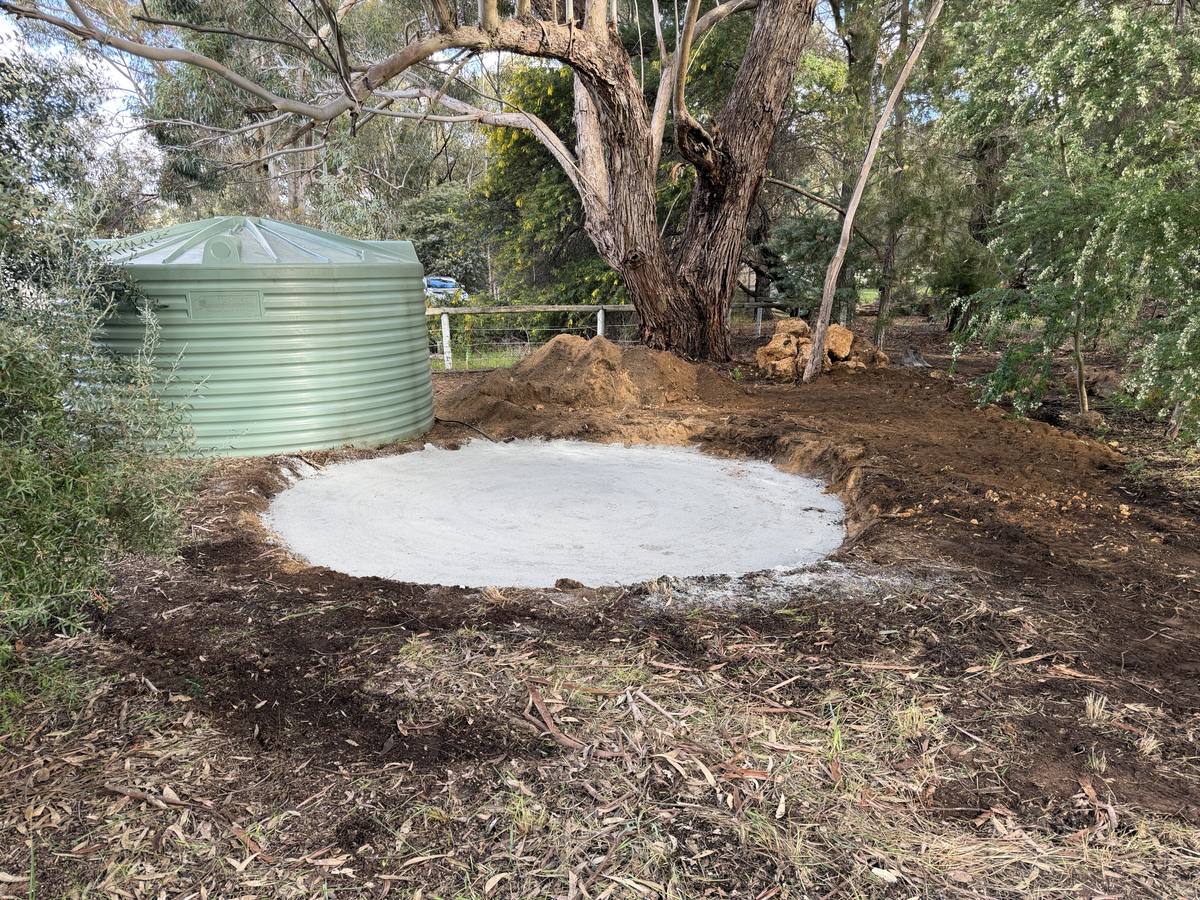 Finished cracker dust pad for a water tank